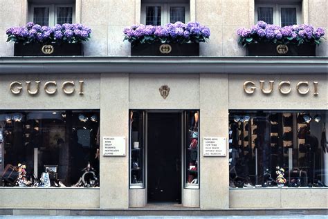 gucci faubourg saint honoré|gucci paris locations.